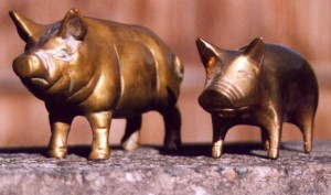 image008 Brass pigs