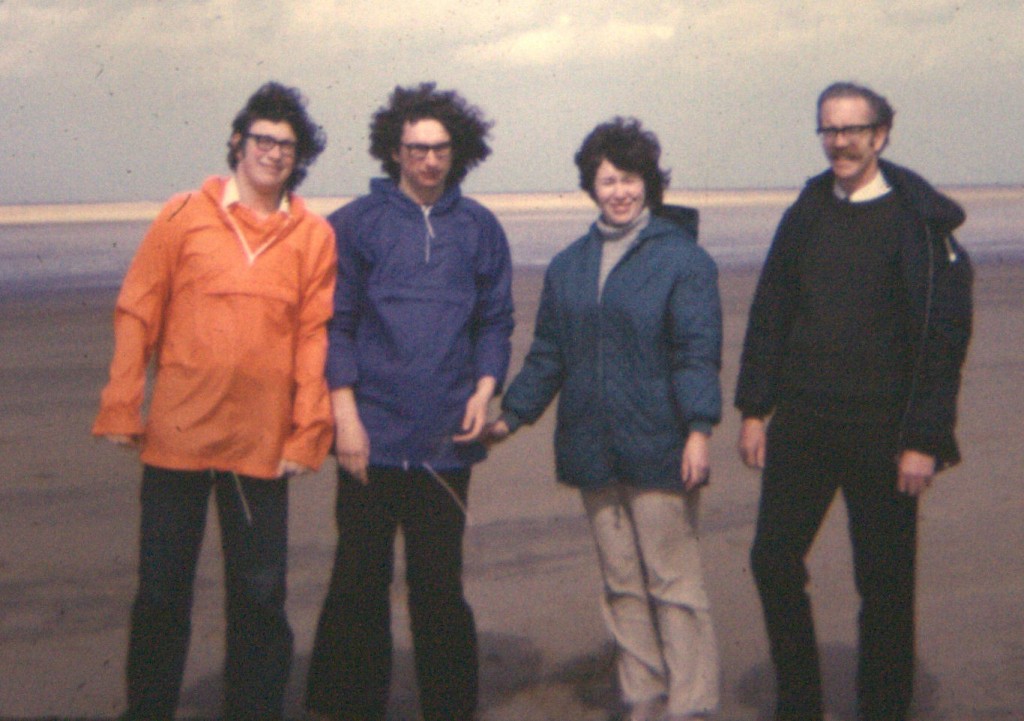 G12_1934-crop-steve-gus-jan-dad-wells72