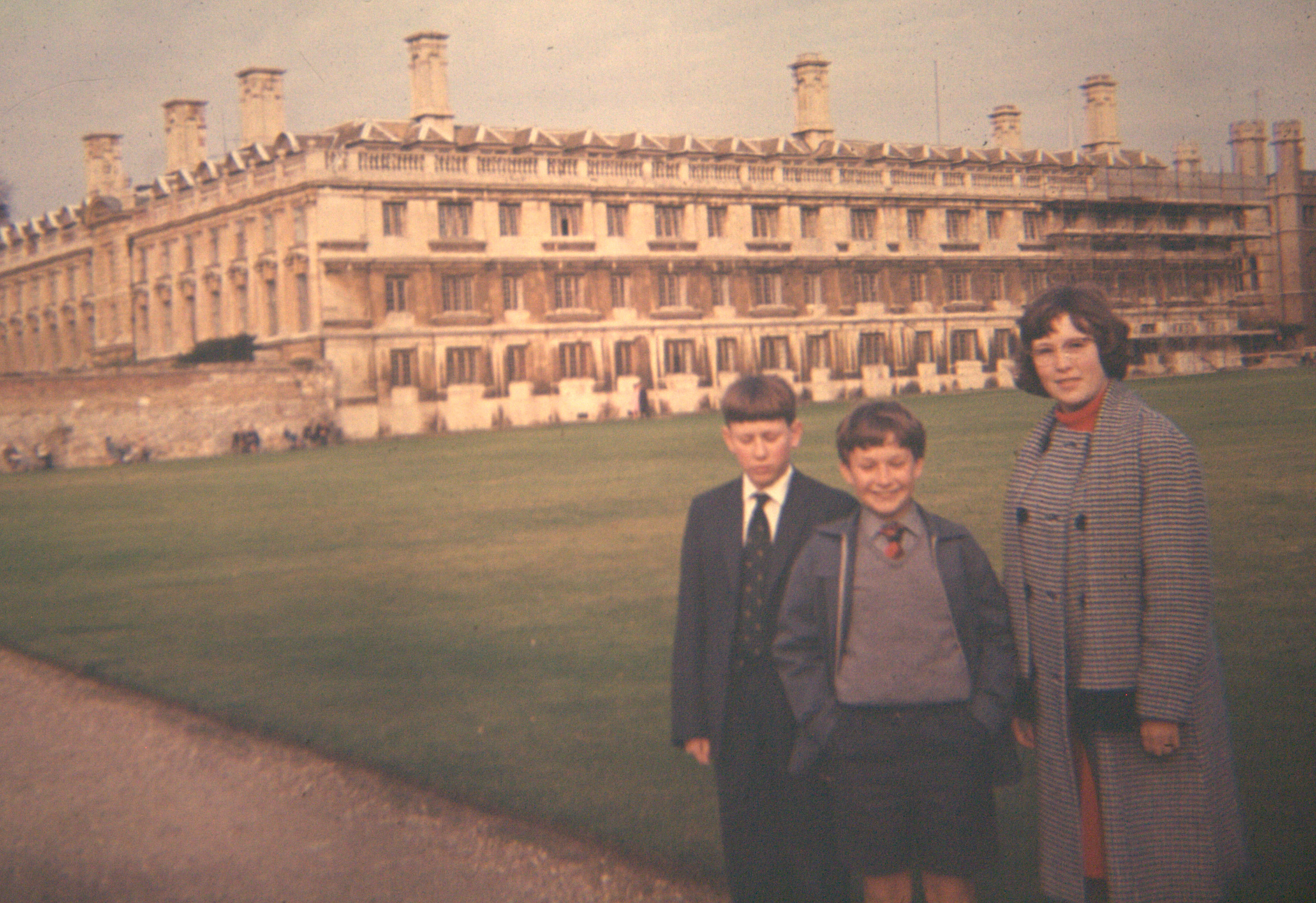 G12_1945-crop-steve-gus-jan-audleyend-oct64